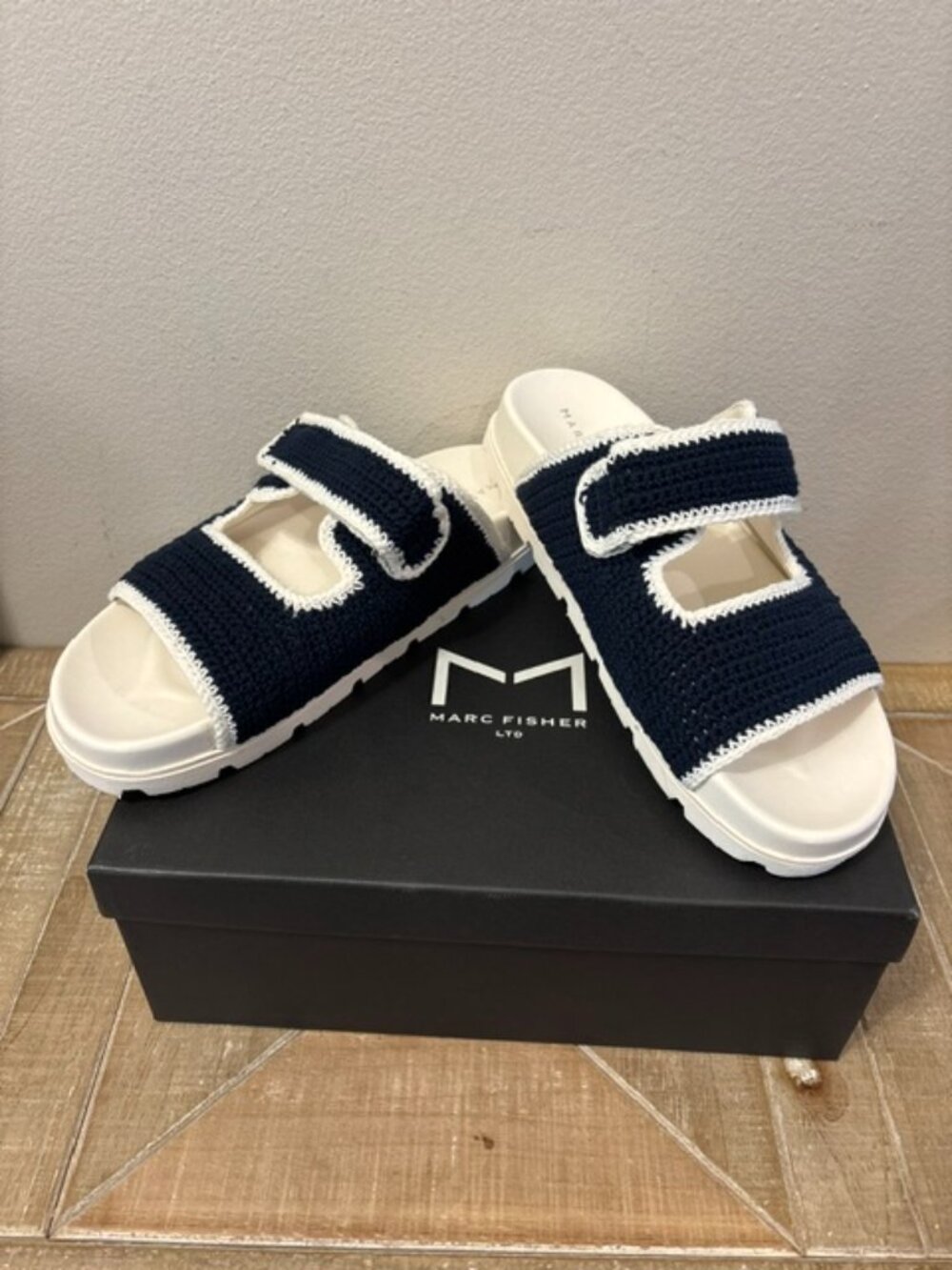NEW Marc Fisher Brinley Two Strap Sandals Dark Blue Size: 10